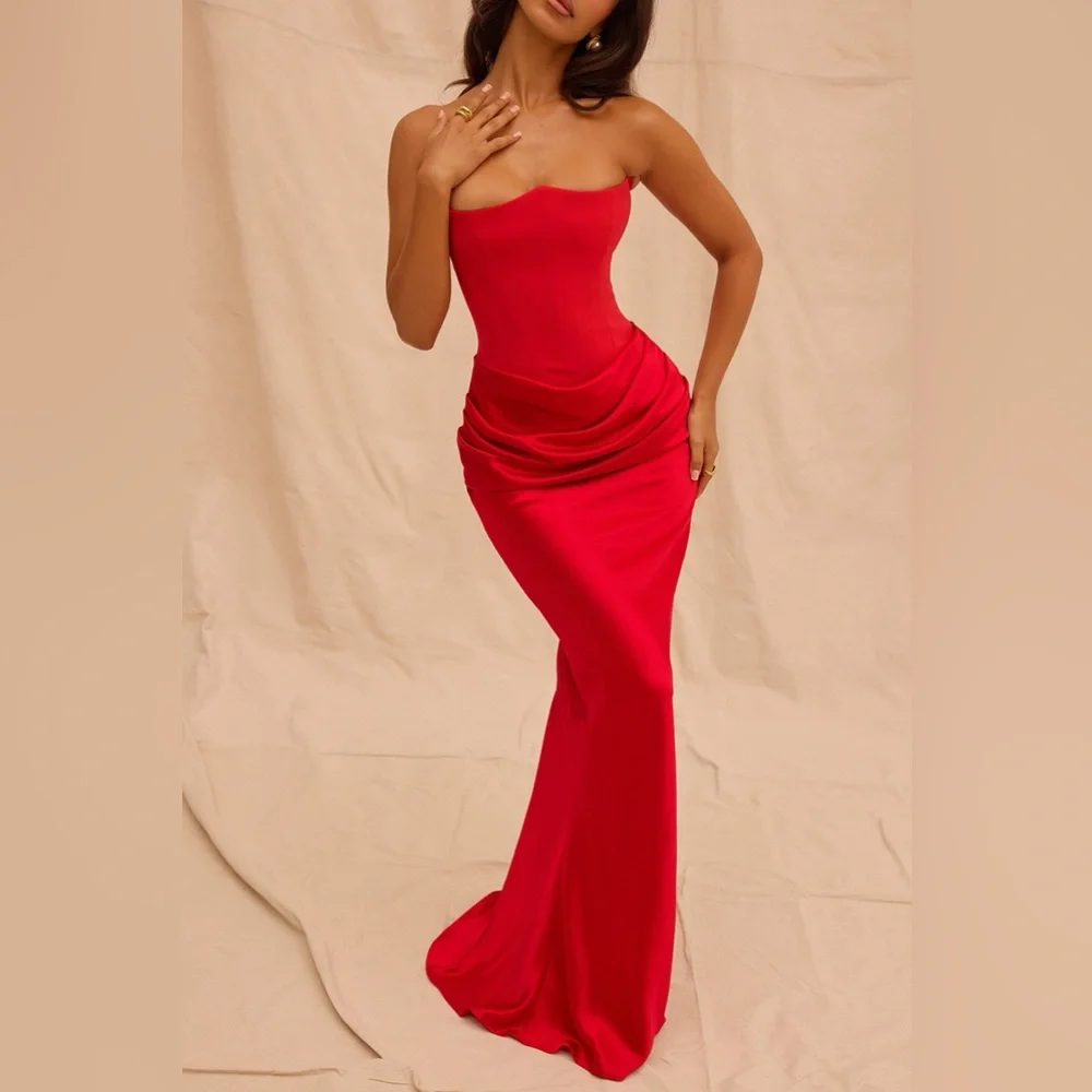 House of CB Vibrant Red Strapless Dress - Picture 1 of 4